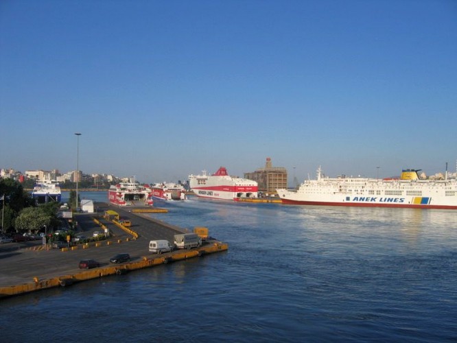 Das Passagierterminal im Hafen von Piräus, Athen